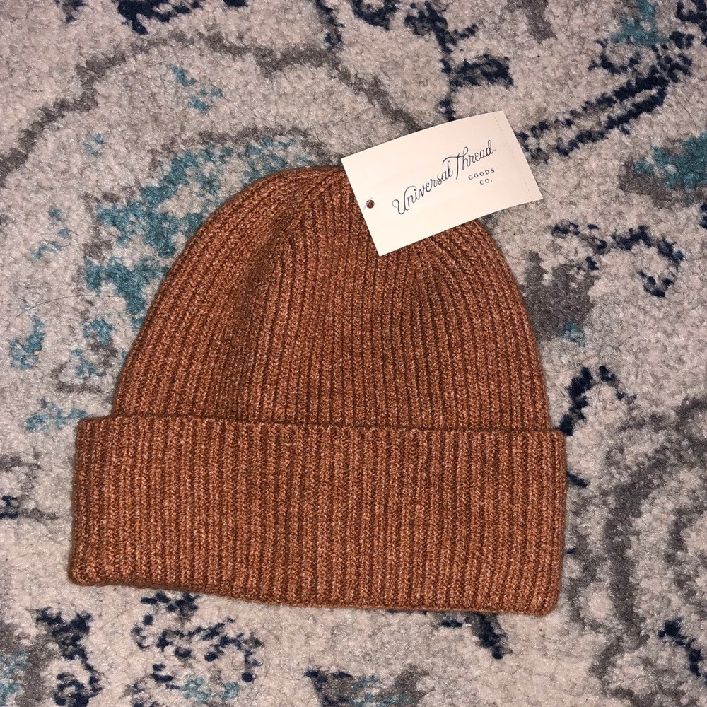NWT Universal Thread Beanie